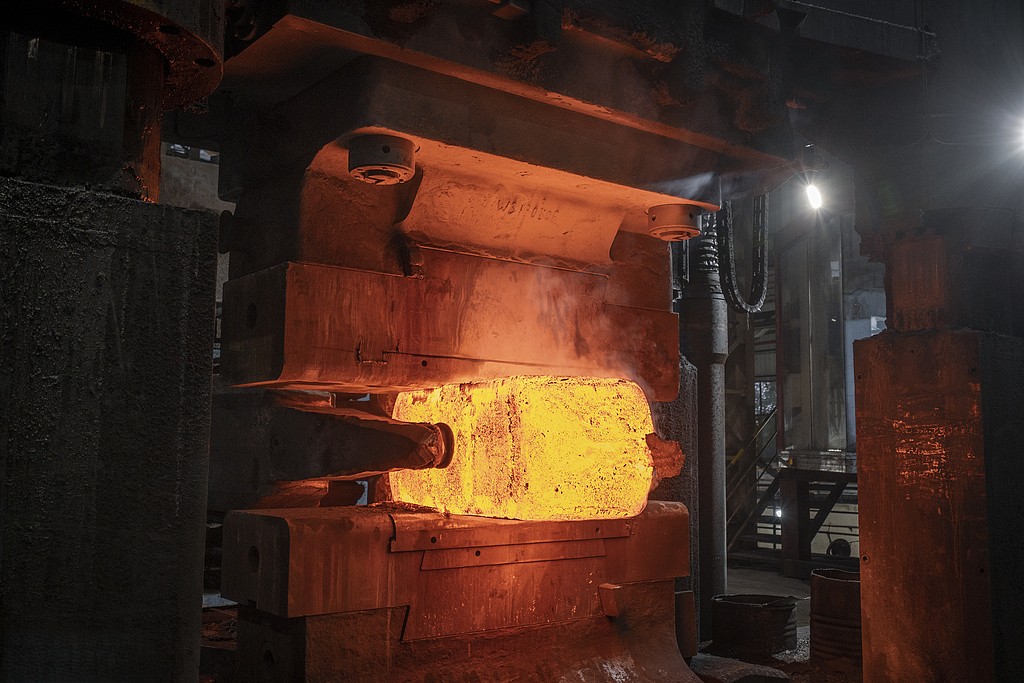 Open die forging process for heavy shafts